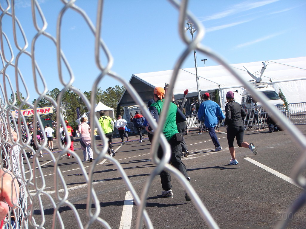 Disney 2010 D2 0406.jpg -                                